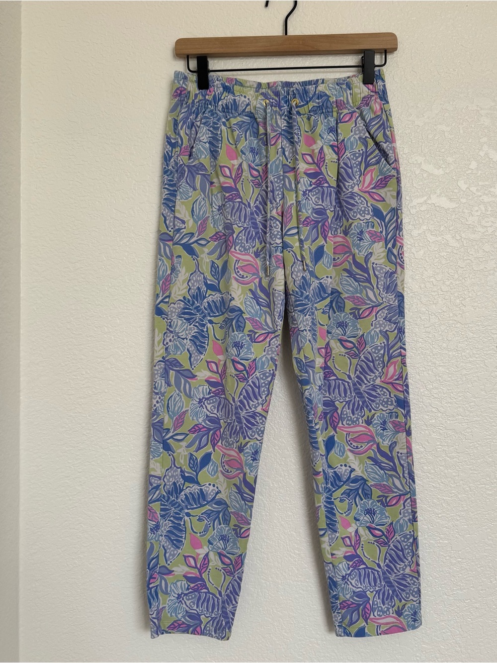 Lilly Pulitzer Bright Floral Print Drawstring Jogger Pants